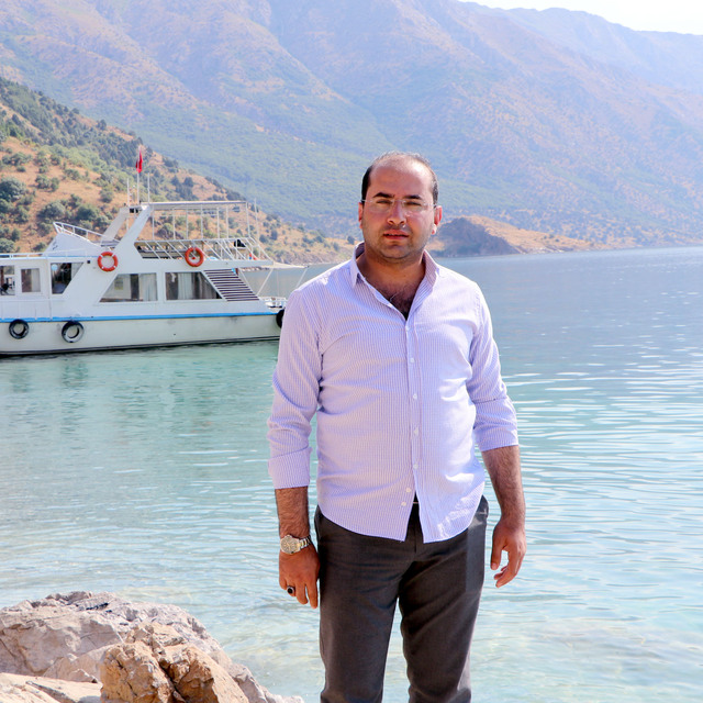 Gevaş Belediye Başkanı'na bıçaklı saldırı!
