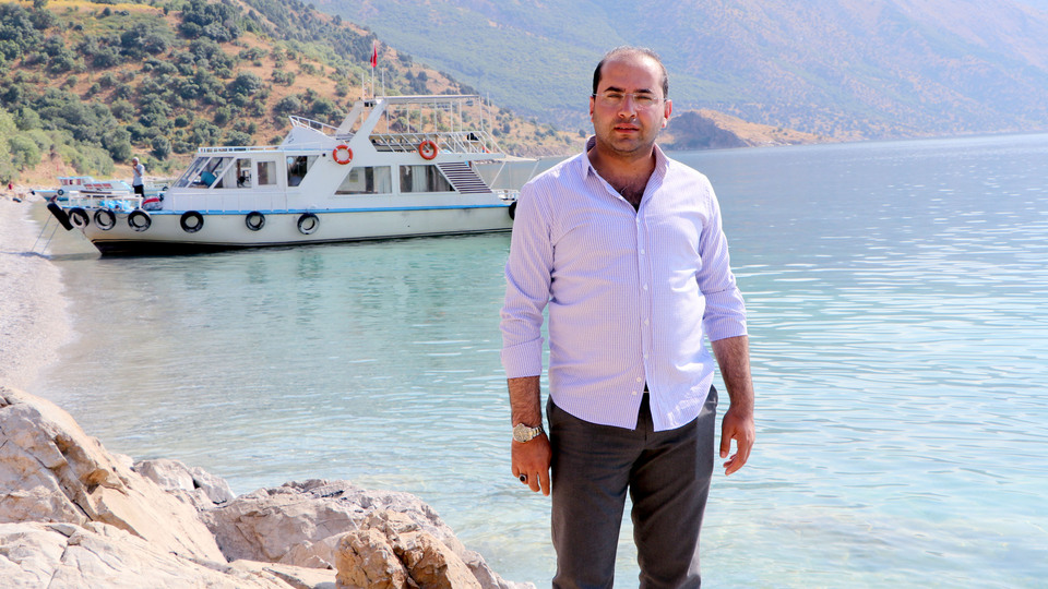 Gevaş Belediye Başkanı'na bıçaklı saldırı!