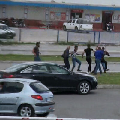 Yeşil ışık yandı kornaya bastı! Sonrası linç!