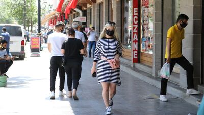 Hafta sonu sokağa çıkma kısıtlaması var mı?