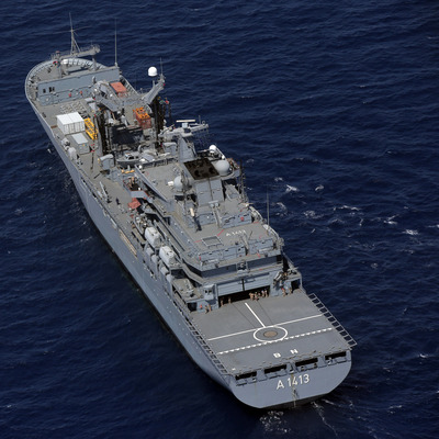 "Fransız gemisine taciz" iddiasına "yakıt ikmalli" yalanlama 