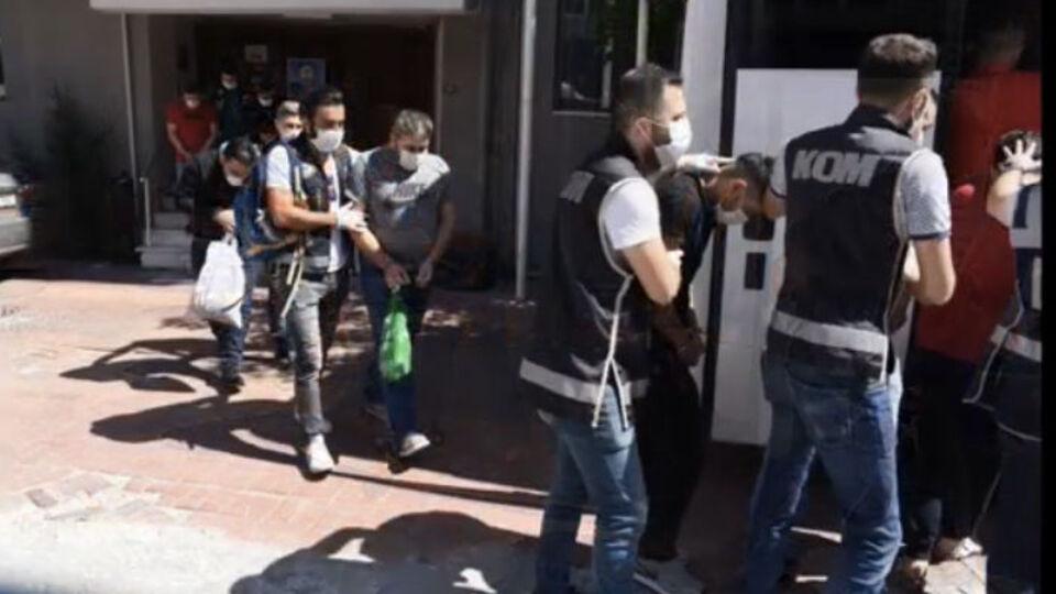 İzmir'deki suç örgütü operasyonunda 11 tutuklama