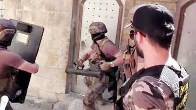 Suç örgütü operasyonu! 3'ü polis 62 gözaltı!