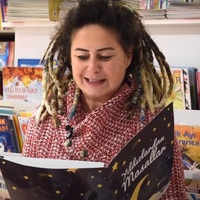 Esra Akkaya'dan Alice Harikalar Diyarında masalı