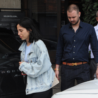 Sevgilisiyle yemek yedi