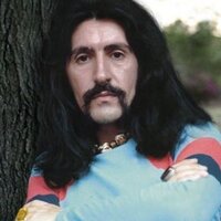 Babasının asıl adını açıkladı