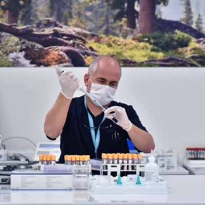 Covid-19'un fedakar savaşçıları "Babalar Günü"nde de mesai başında