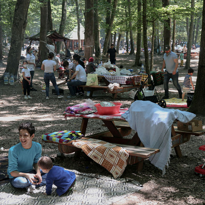 Babalar Günü'nde maskesiz manzara!