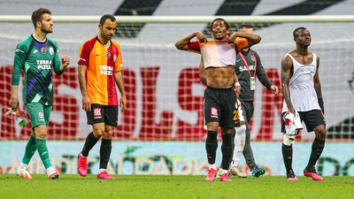 Okan Kocuk topu kaç saniye elinde tuttu!