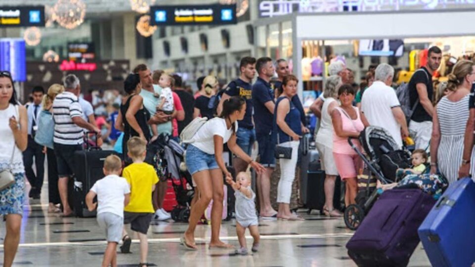 Turist sayısı yüzde 99.3 azaldı