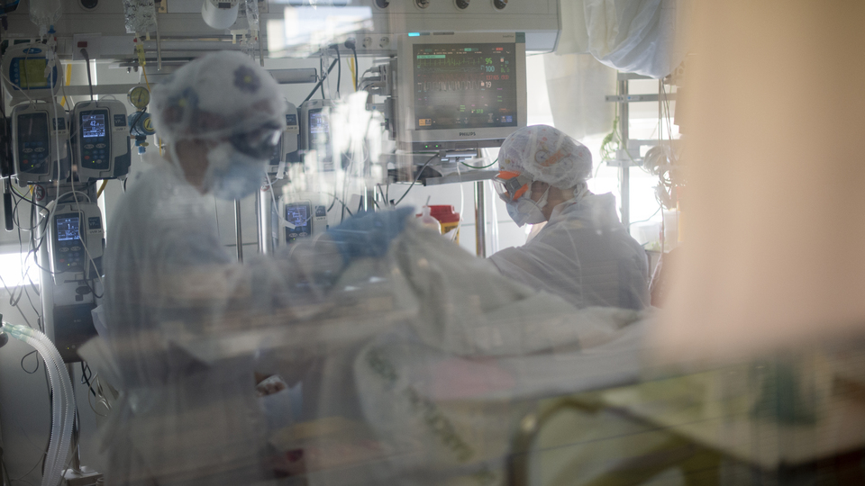 Koronavirüs salgınında yeni vaka sayısı 1212