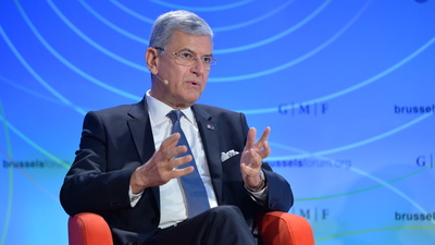 Volkan Bozkır görevine başladı