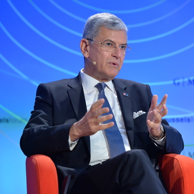 Volkan Bozkır görevine başladı