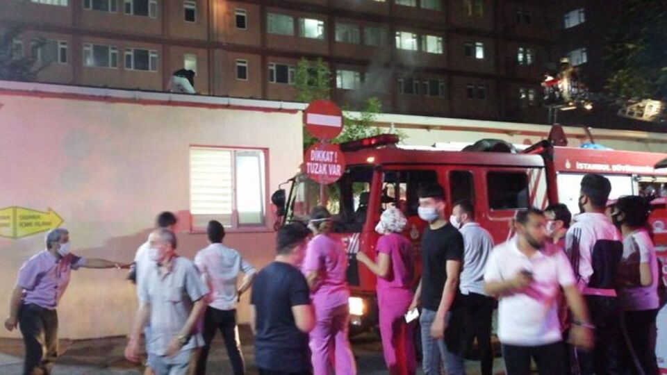 İstanbul'da korkutan hastane yangını!