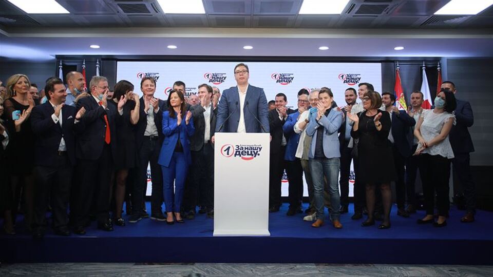 Sırbistan'da Vucic'in partisi tek başına iktidar oldu!