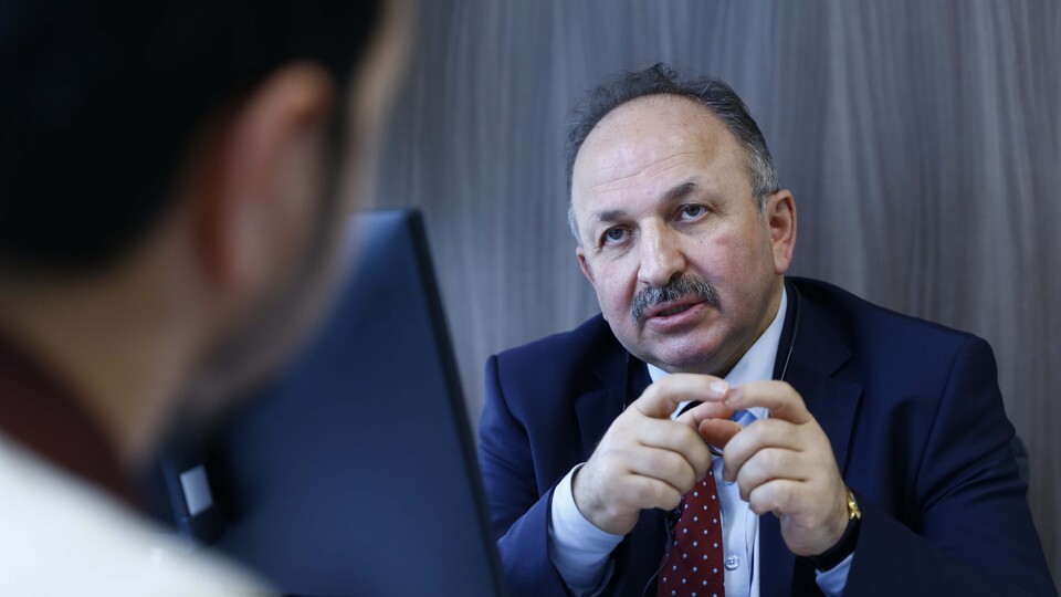 Bilim Kurulu Üyesi aşı için tarih verdi!