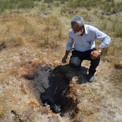 30 yerden duman çıkıyor, koku geliyor! "Su tutuyoruz sönmüyor"