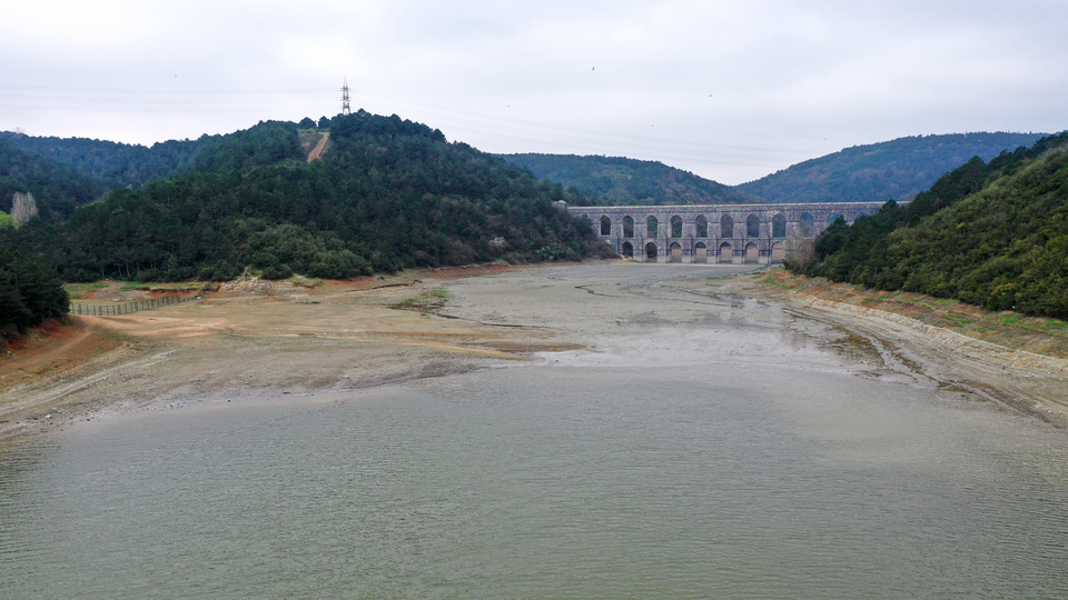 Su şehirleri vuruyor, barajlara uğramıyor