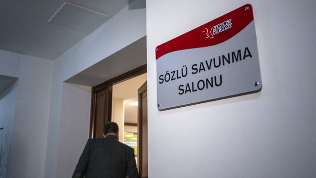 Rekabet savunmaları ertelendi