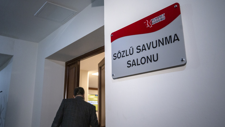 Rekabet savunmaları ertelendi