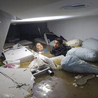 Hayatını kurtarmıştı! Evinde ziyaret etti!