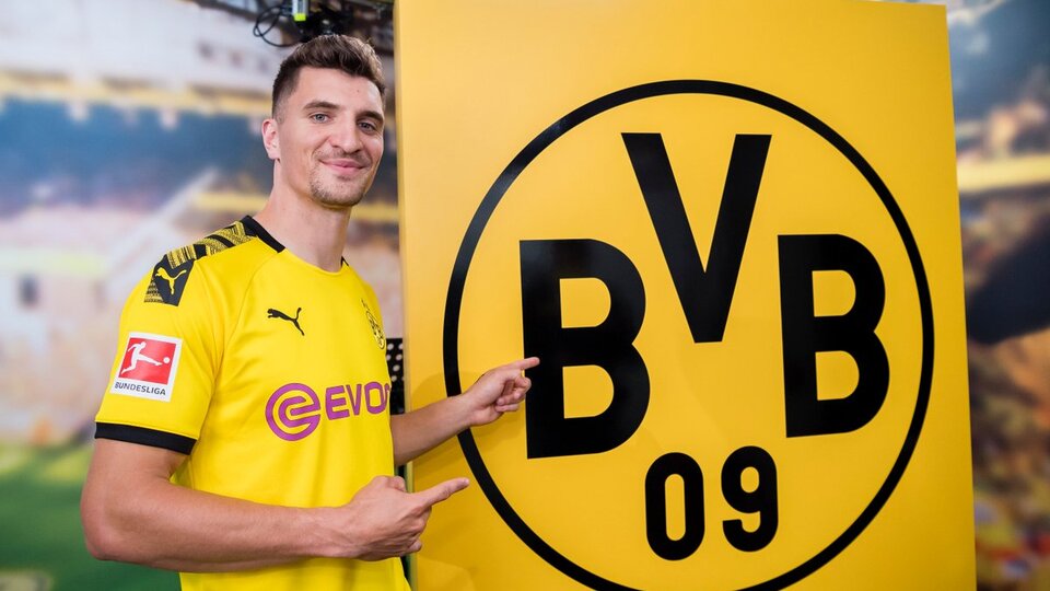 Dortmund Meunier'le imzaladı