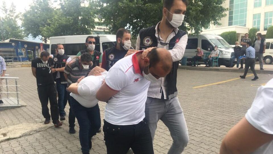 Denizli'de uyuşturucu tacirlerine şok operasyon