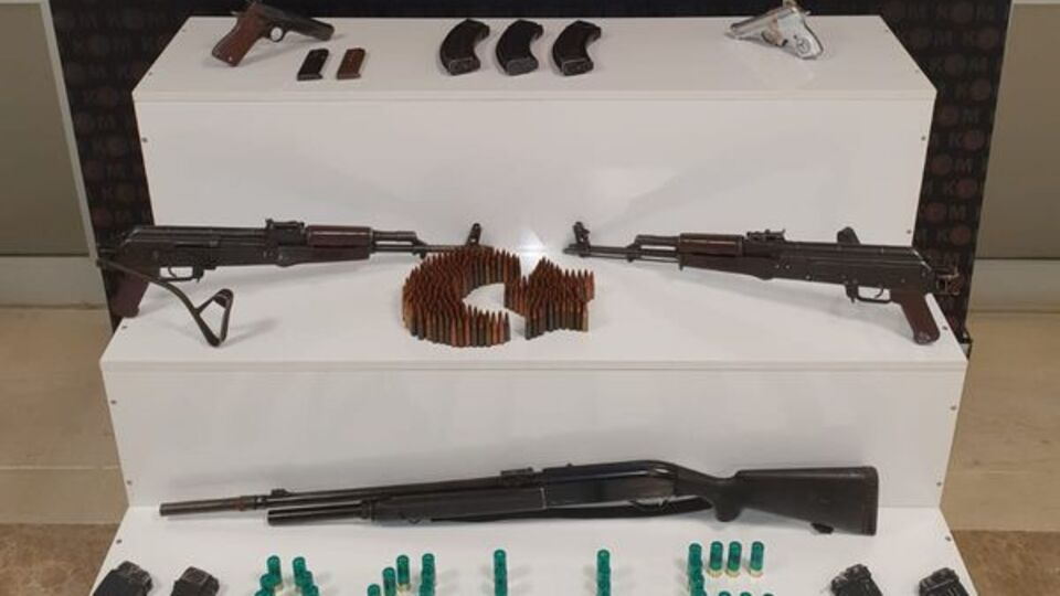 Muş'ta uzun namlulu silah ve mühimmat ele geçirildi