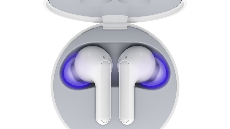 Bu kulaklık mikropları temizliyor!