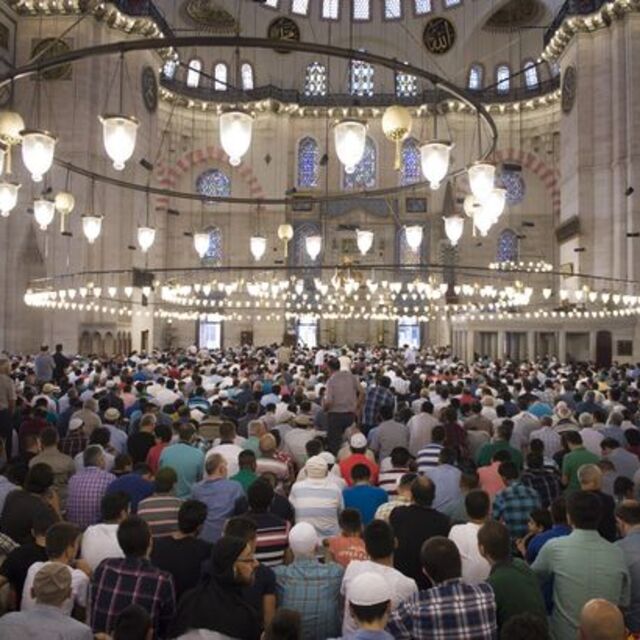 Cuma namazı nasıl kılınır?