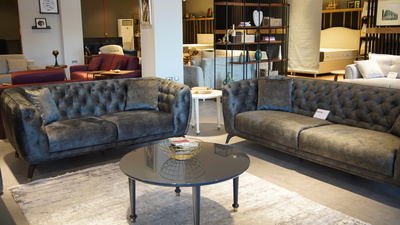 Türk mobilyasını Londra'ya taşıdı