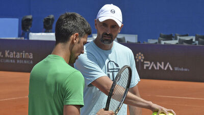 Djokovic'in antrenörü de Kovid-19!