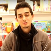 Ruhi Çenet Kurbağa Prens masalını okuyor