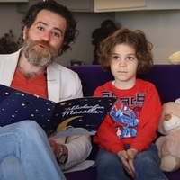 Burak Demir Kurşun Asker masalını okuyor