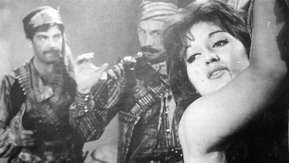 "Gözlerine bakma ölürsün" dediler