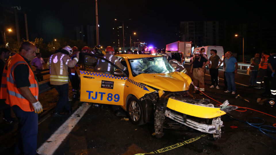 İstanbul'da feci kaza: 1 ölü, 2 yaralı