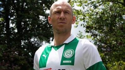 Robben futbola geri döndü!