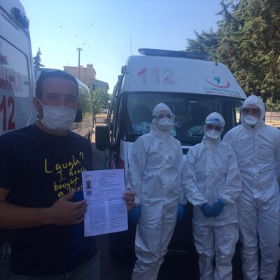 Üçüncü üniversite için sınava ambulansla gitti