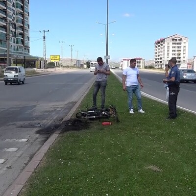 O kentte bir garip olay! Söndürmek yerine kaçtılar!