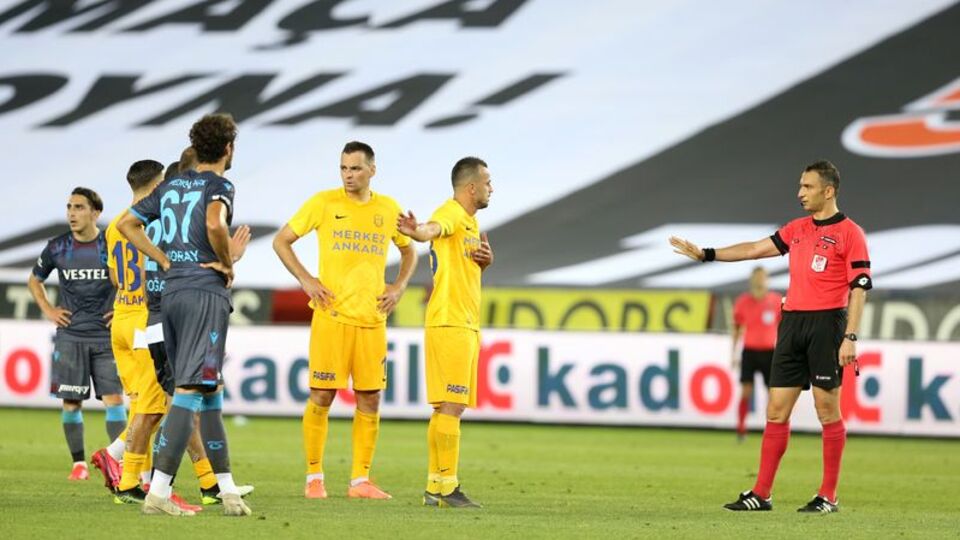 Fırtına tepetaklak!