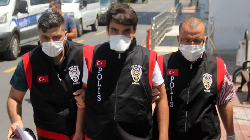 İğrenç iddia cinayetle bitti! Üvey babasını öldürdü!