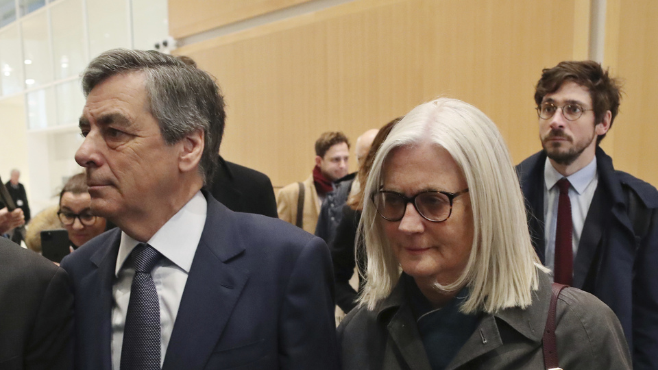 Fransa eski Başbakanı Fillon'a hapis cezası!