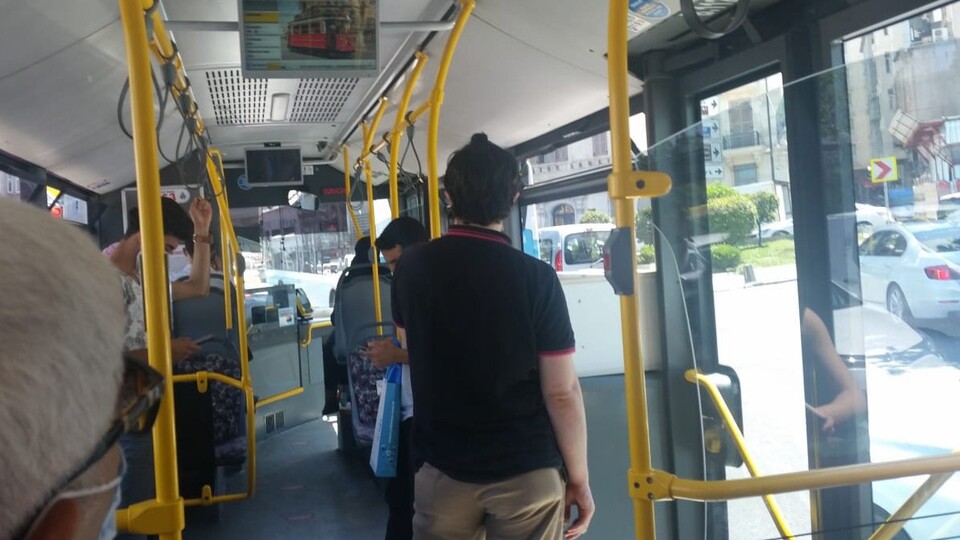 Halk otobüsünde maske tartışması!