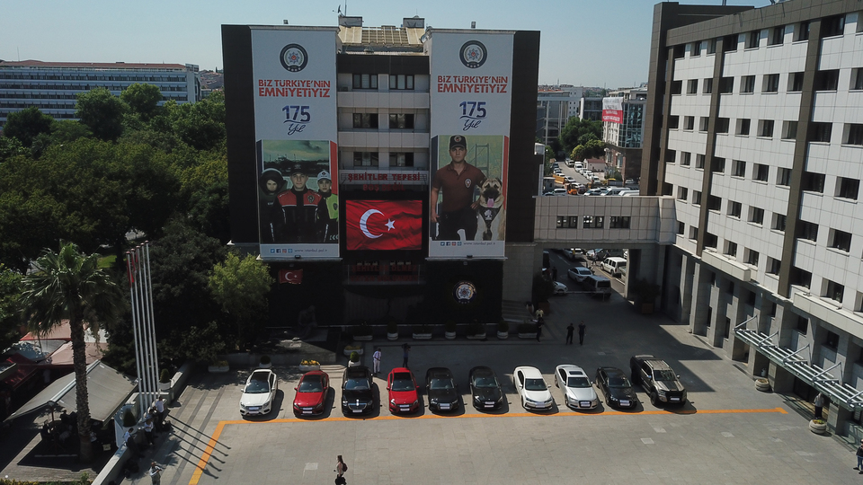 Bataklık Operasyonu'ndan lüks araç galerisi çıktı!