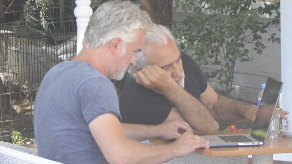 'Sosyal mesafe' kuralını hiçe saydı