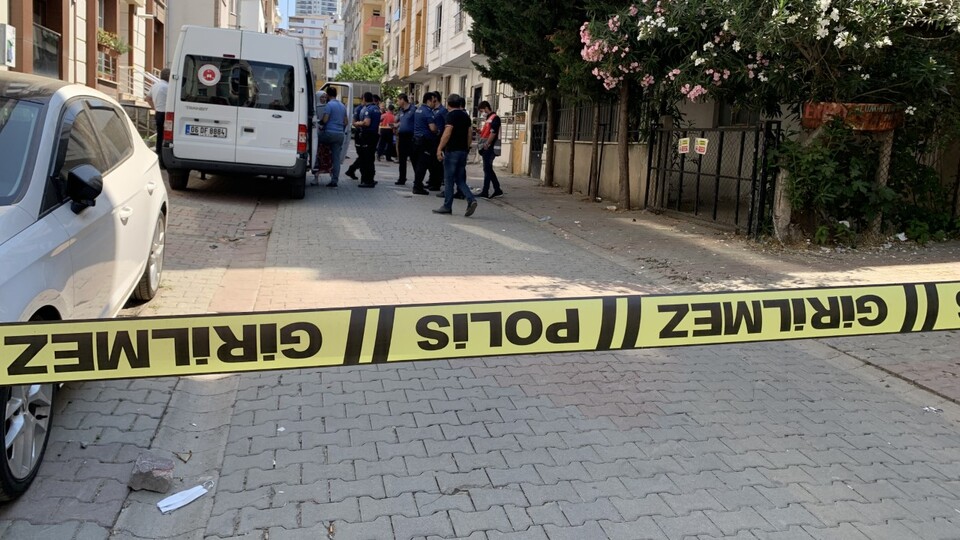 Vahşet bitmiyor! Eski eşine kurşun yağdırdı!