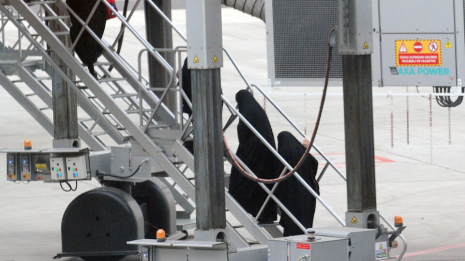 9 YTŞ sınır dışı edildi