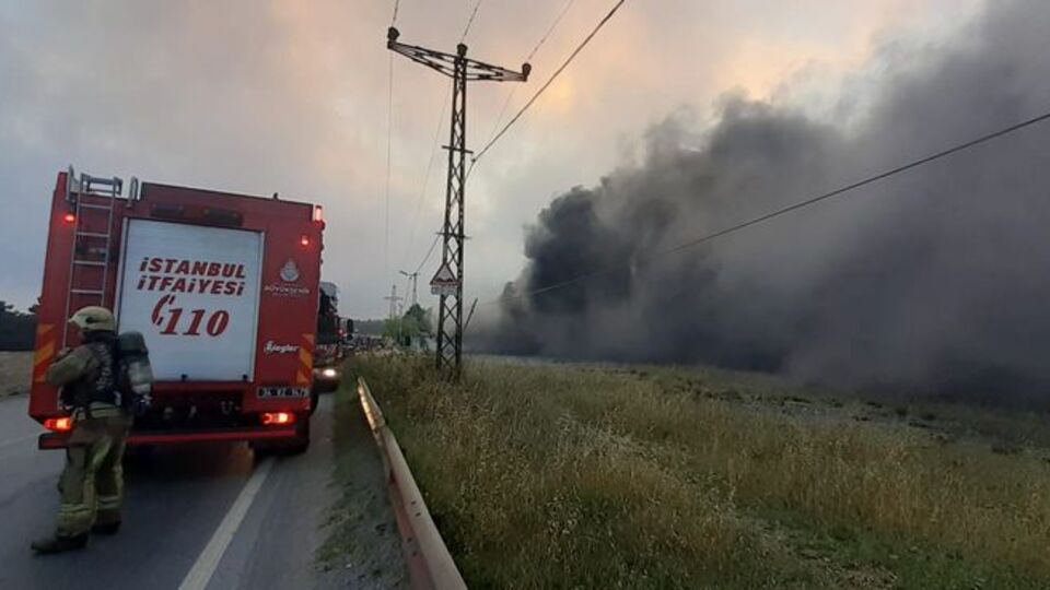 Başakşehir'de fabrika yangını