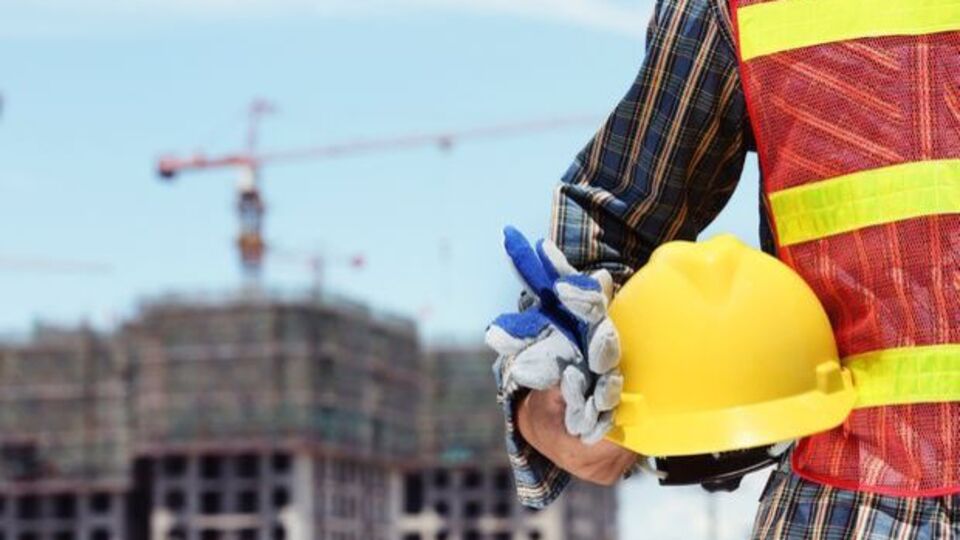 4D işçi kadrosu, çalışma şartları ve özlük hakları