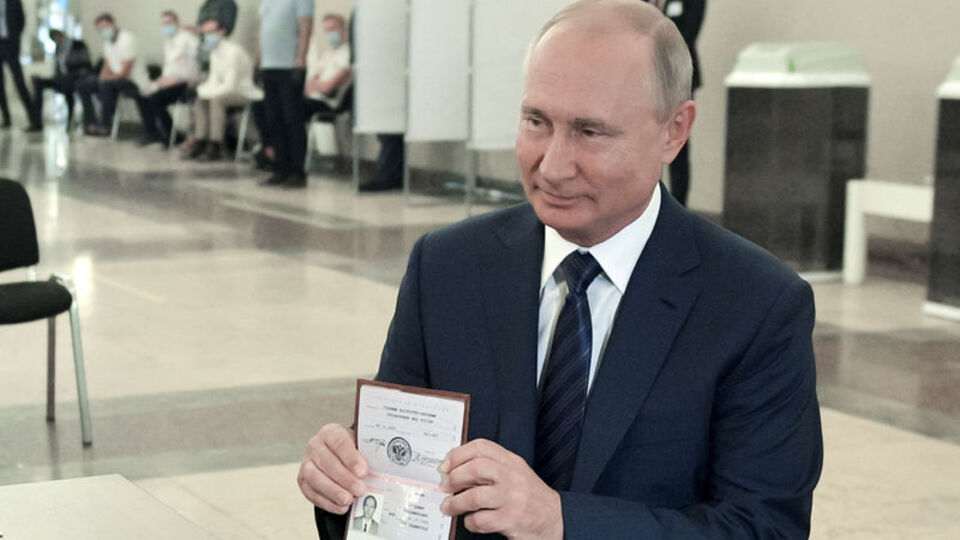 Putin'in 2036'ya kadar iktidarına ezici onay!